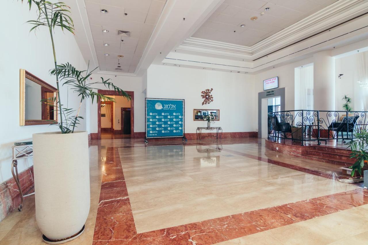 Almog Beach Apt Hotel מלון דירות אלמוג ביץ' ไฮฟา ภายนอก รูปภาพ