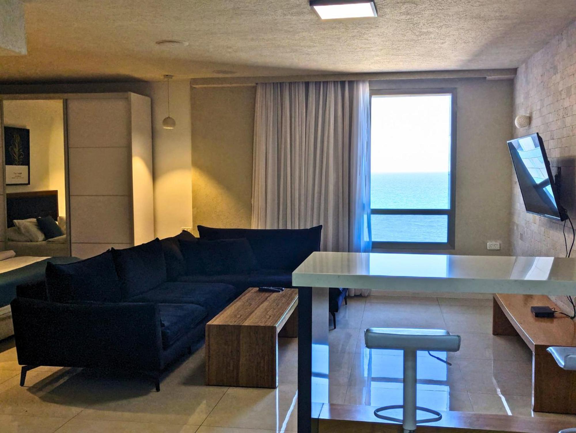 Almog Beach Apt Hotel מלון דירות אלמוג ביץ' ไฮฟา ภายนอก รูปภาพ