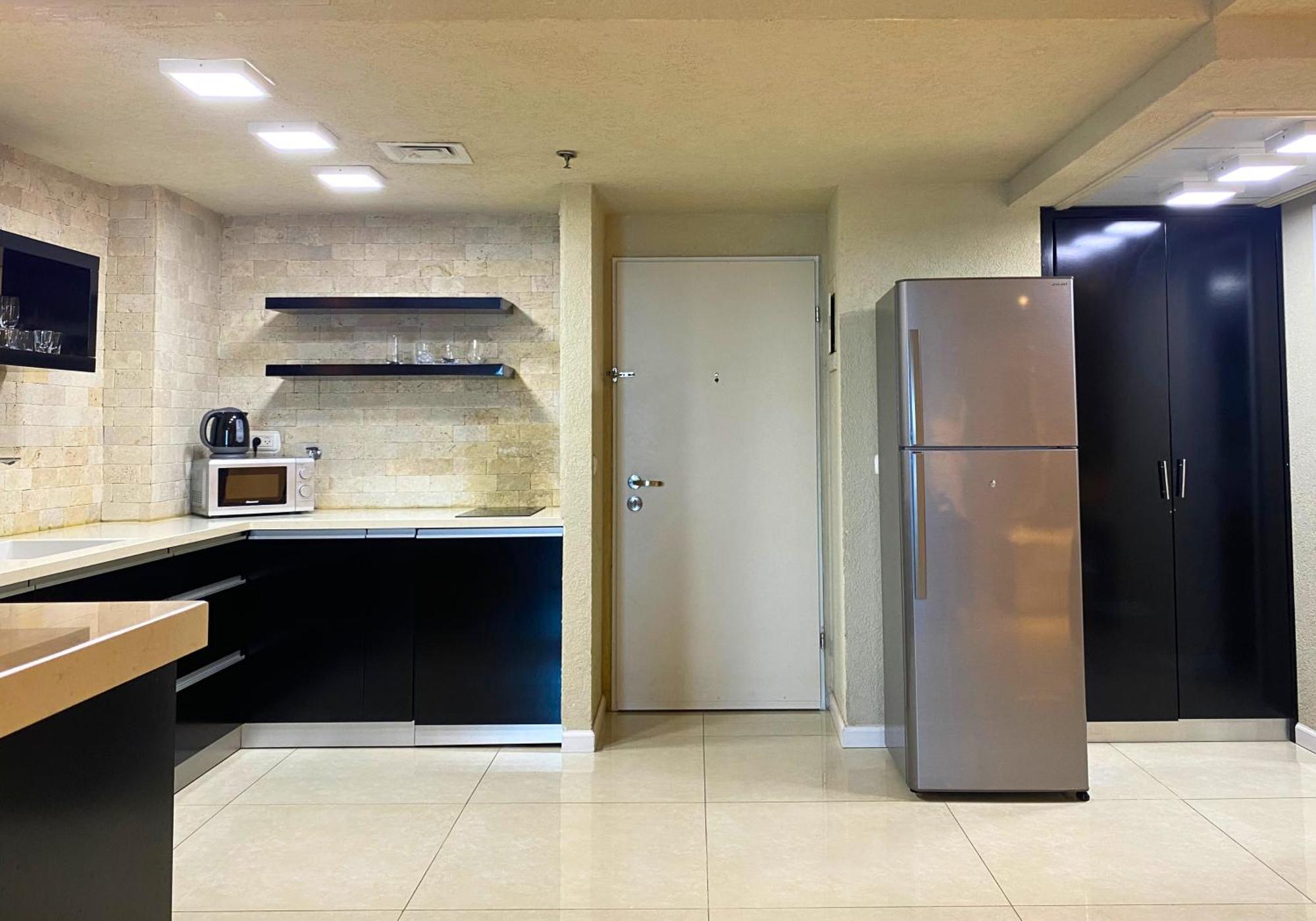 Almog Beach Apt Hotel מלון דירות אלמוג ביץ' ไฮฟา ภายนอก รูปภาพ